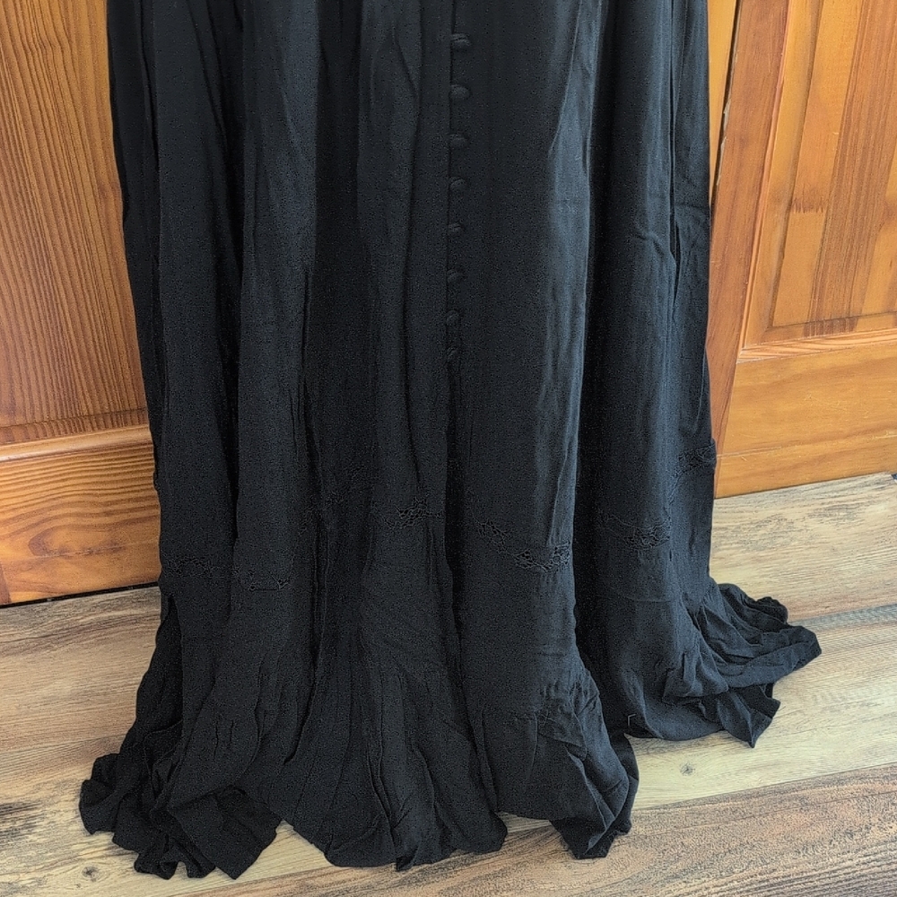 Torrid Elegant Black Maxi Dress with Lace & V-Neck 2                 C482 - Picture 4 of 10